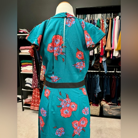 Faux wrap print dress; side zip - Picture 2 of 3